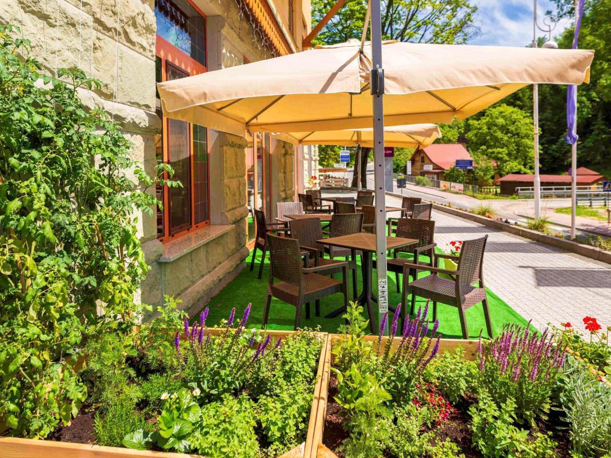 美居克雷尼察度假酒店 外观 照片