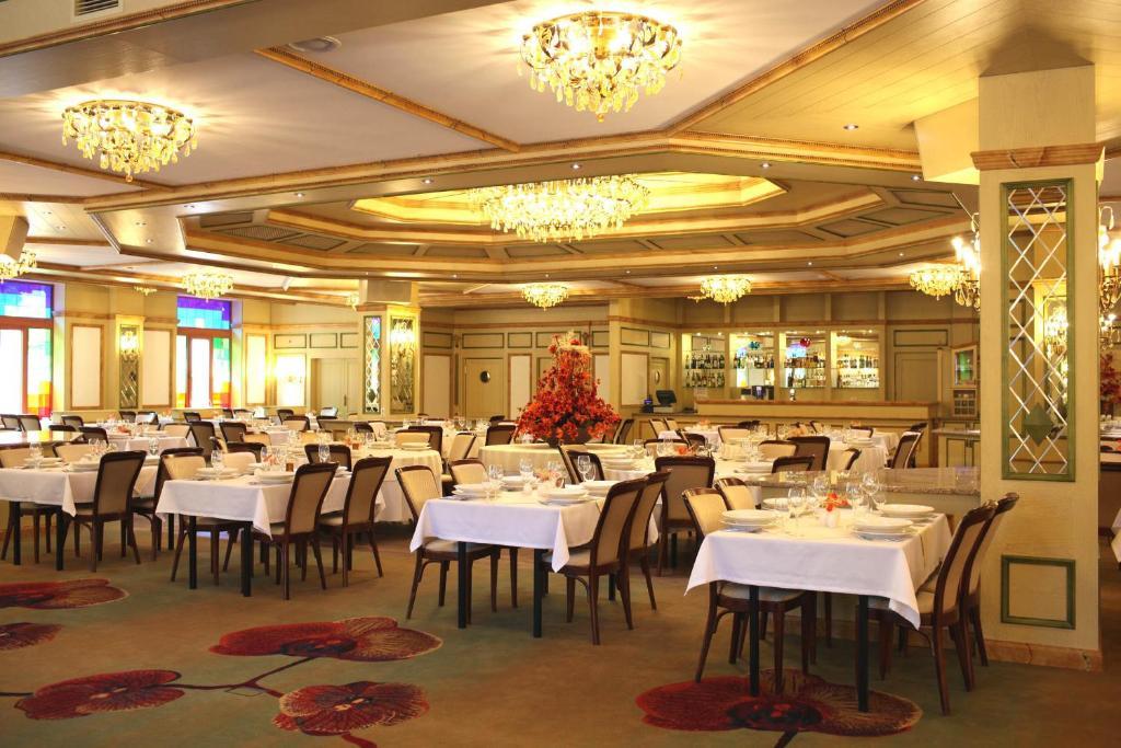 美居克雷尼察度假酒店 外观 照片