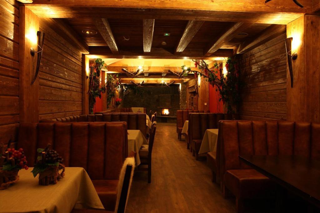 美居克雷尼察度假酒店 外观 照片